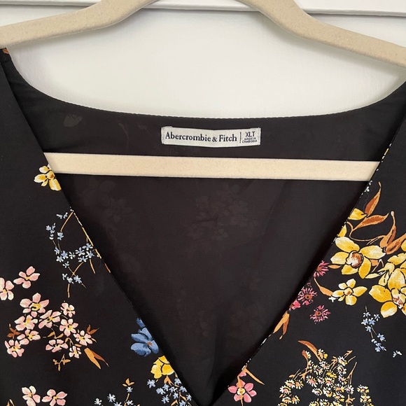 Abercrombie Long Sleeve Mini V Neck Floral Dress XLT - Picture 4 of 4